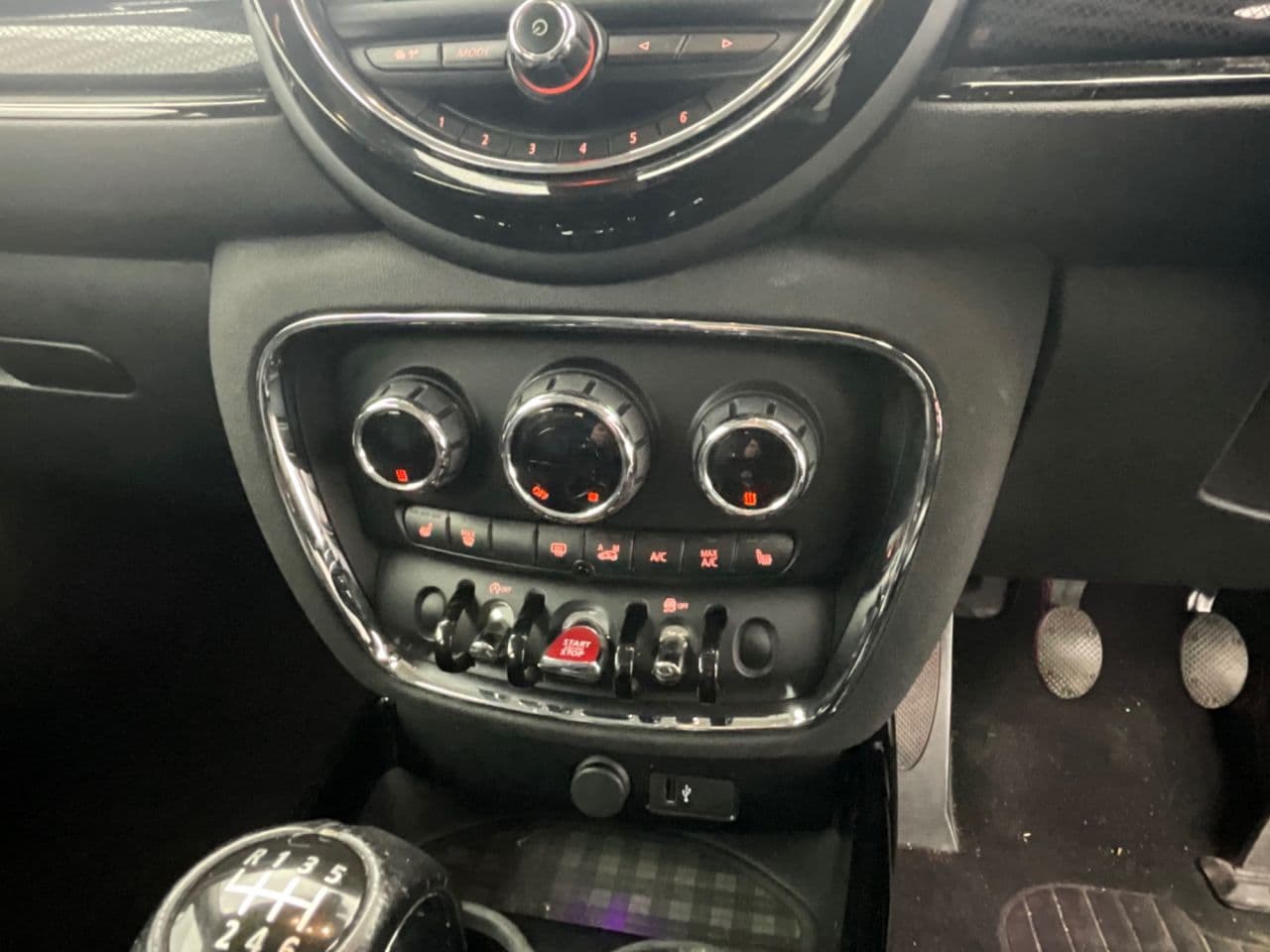 Mini Clubman 1.5 Cooper Exclusive — image 17