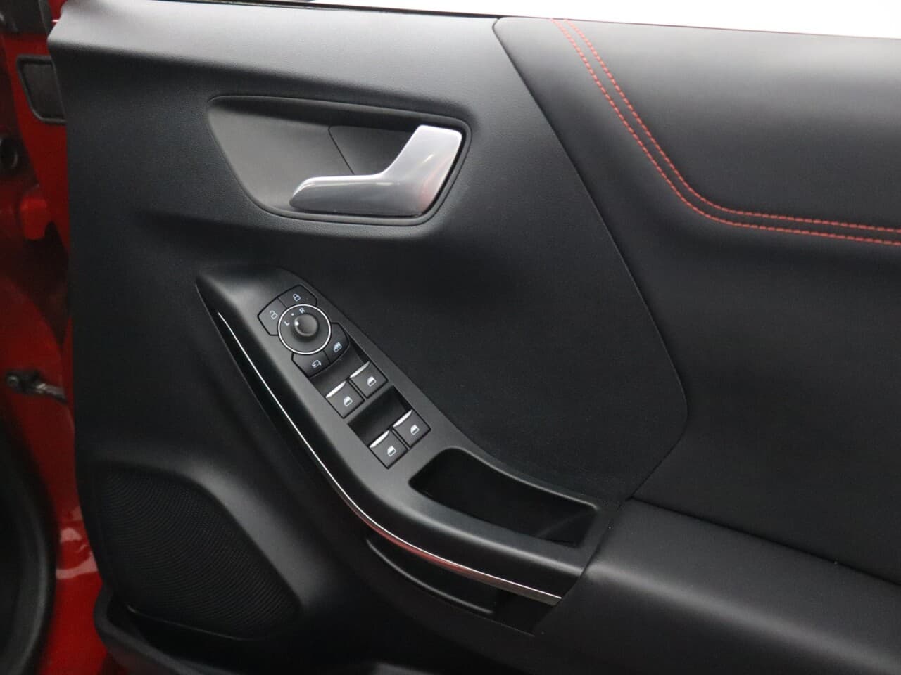 Ford Puma 1.0T EcoBoost MHEV ST-Line X — image 29