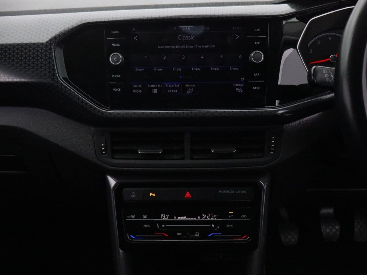Volkswagen T-Cross 1.0 TSI SEL — image 21