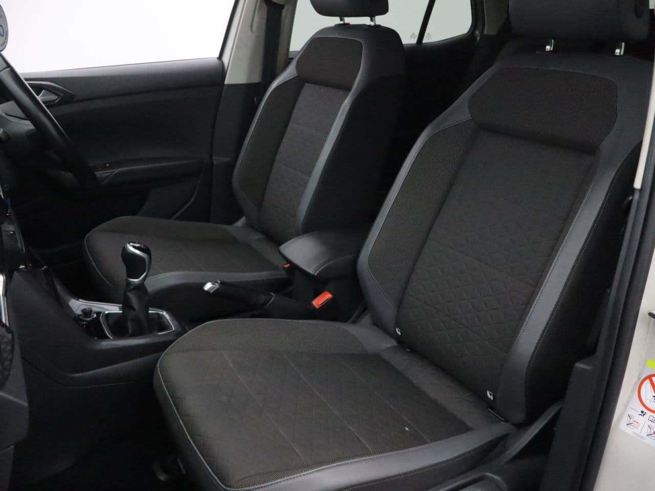 Volkswagen T-Cross 1.0 TSI SEL — image 32