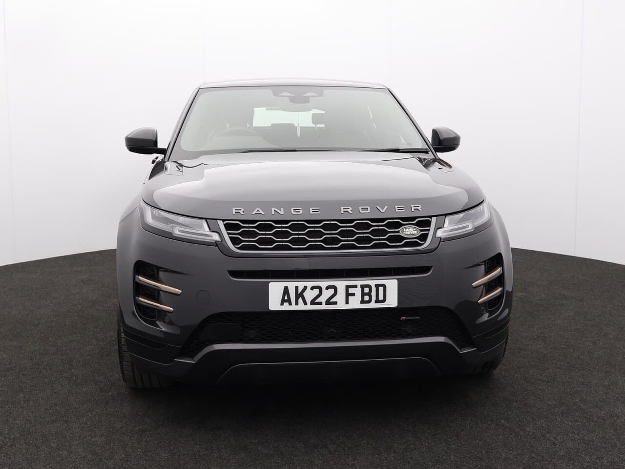 Land Rover Range Rover Evoque 1.5 P300e 12.2kWh R-Dynamic SE — image 4