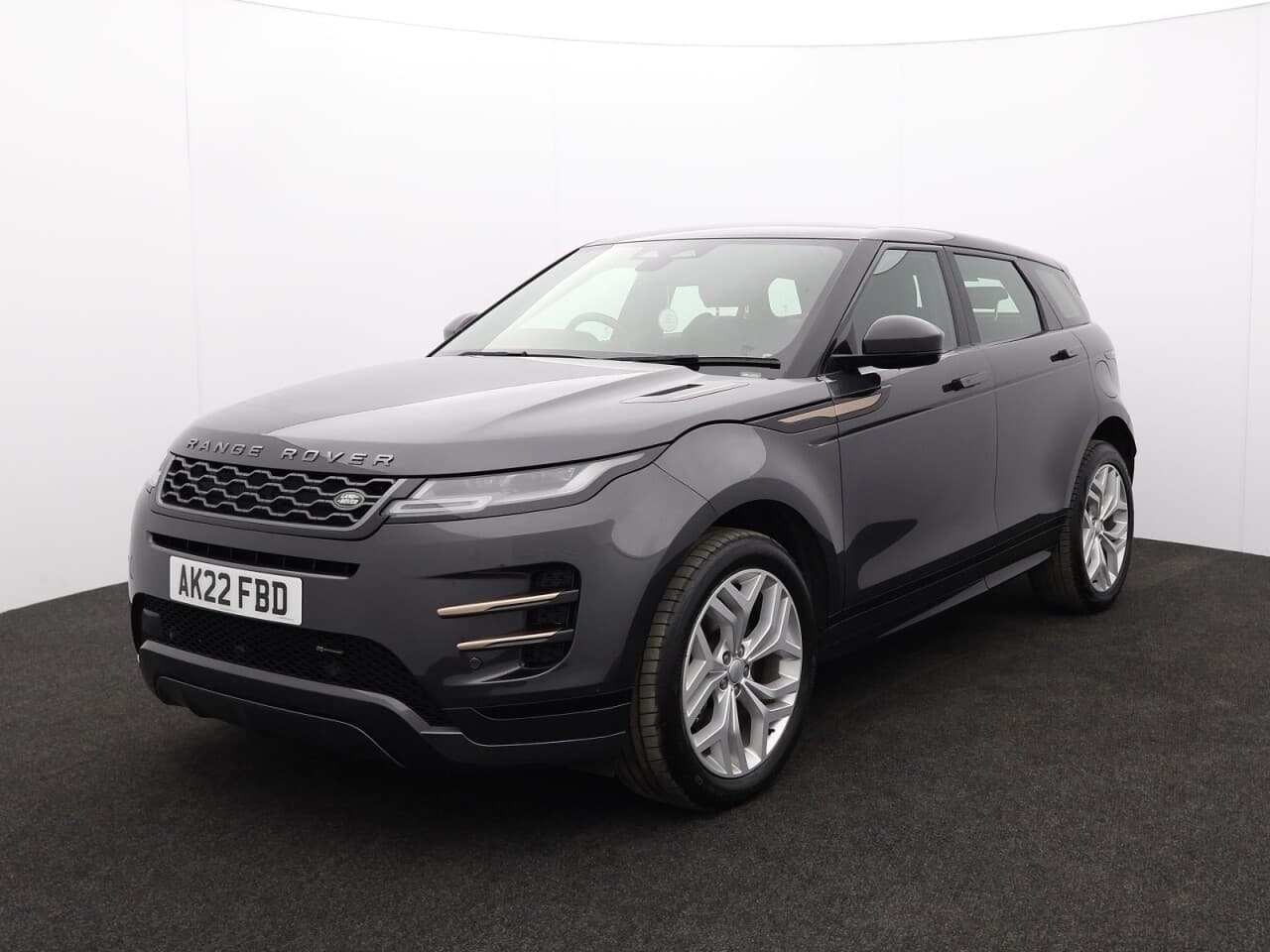 Land Rover Range Rover Evoque 1.5 P300e 12.2kWh R-Dynamic SE — image 5