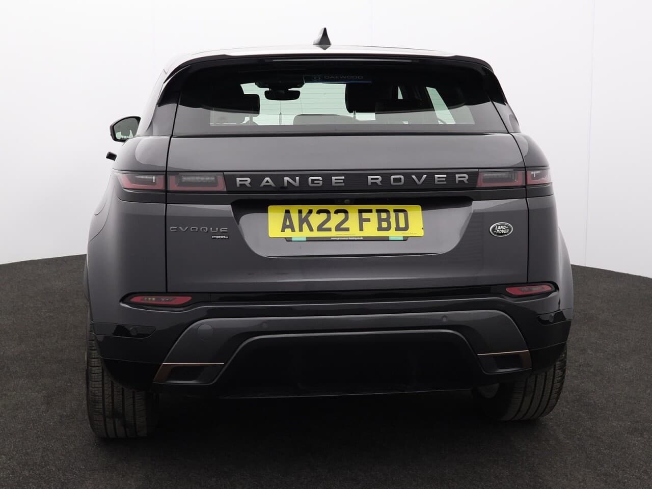 Land Rover Range Rover Evoque 1.5 P300e 12.2kWh R-Dynamic SE — image 9