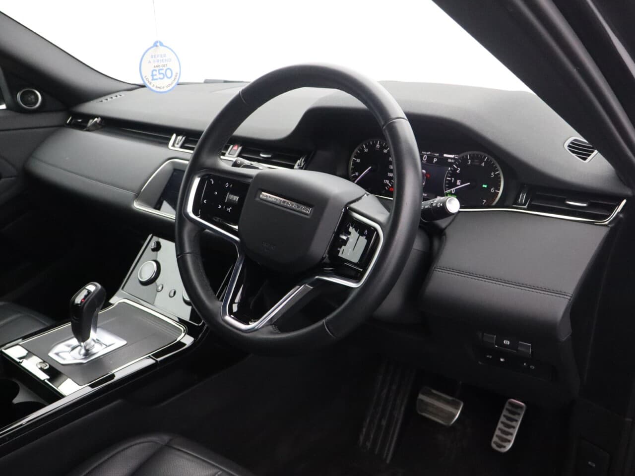 Land Rover Range Rover Evoque 1.5 P300e 12.2kWh R-Dynamic SE — image 12
