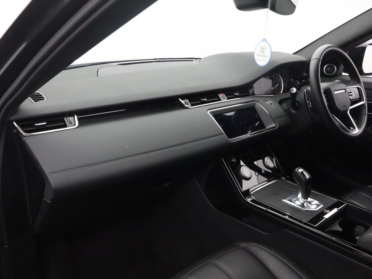 Land Rover Range Rover Evoque 1.5 P300e 12.2kWh R-Dynamic SE — image 30