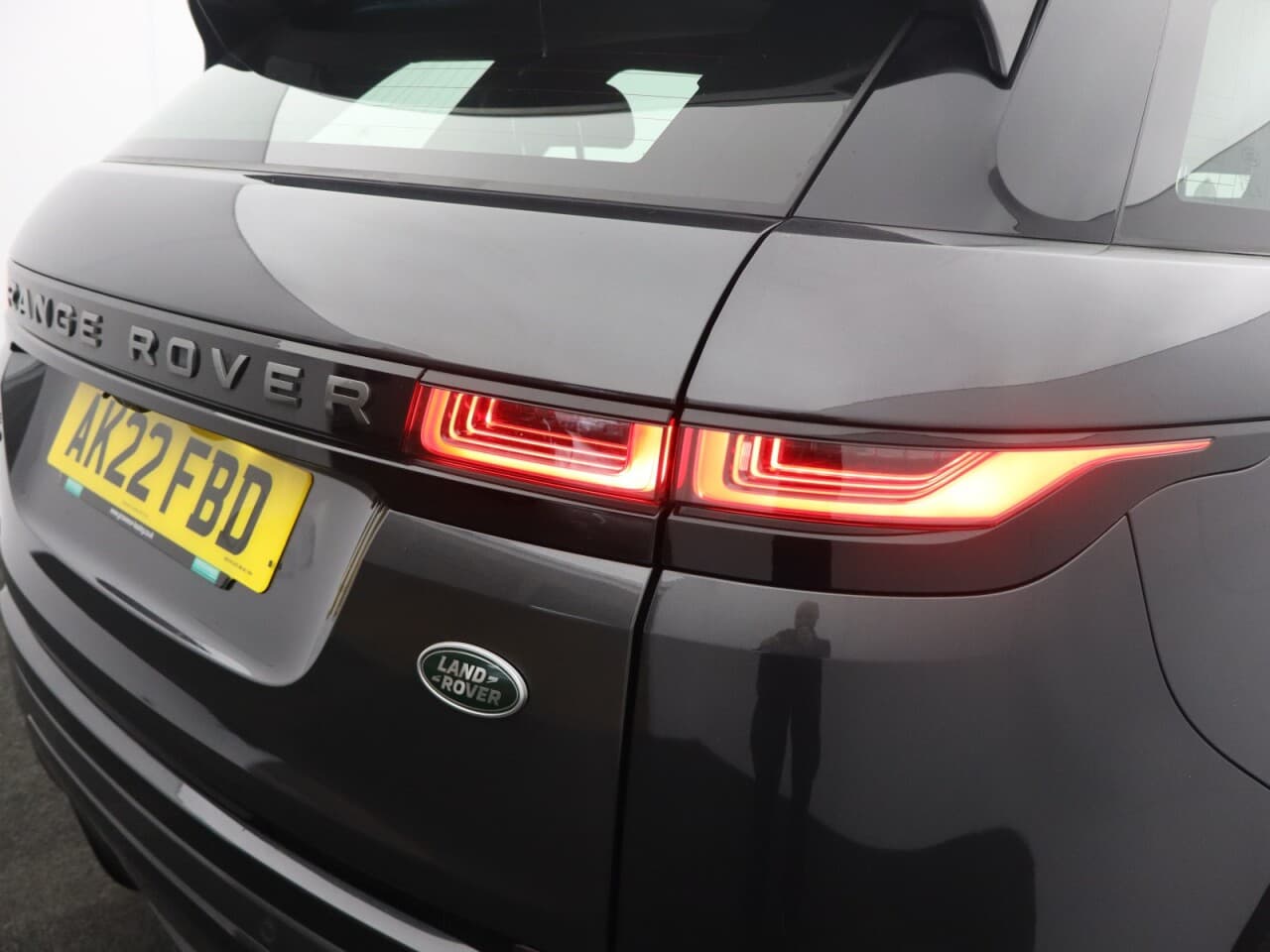 Land Rover Range Rover Evoque 1.5 P300e 12.2kWh R-Dynamic SE — image 47