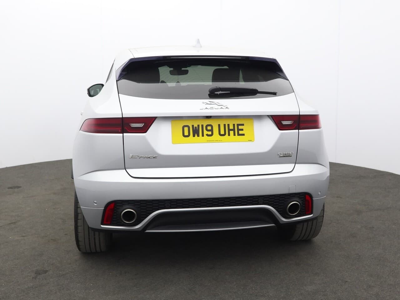 Jaguar E-Pace 2.0 D180 R-Dynamic HSE — image 8