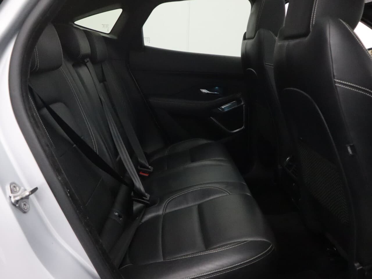 Jaguar E-Pace 2.0 D180 R-Dynamic HSE — image 35