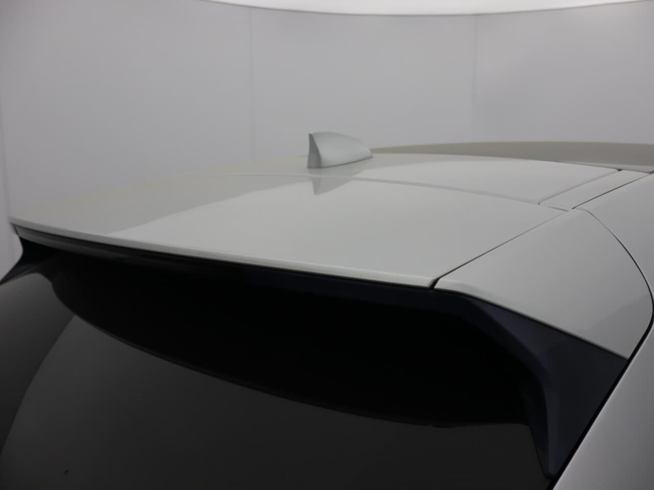 Jaguar E-Pace 2.0 D180 R-Dynamic HSE — image 44