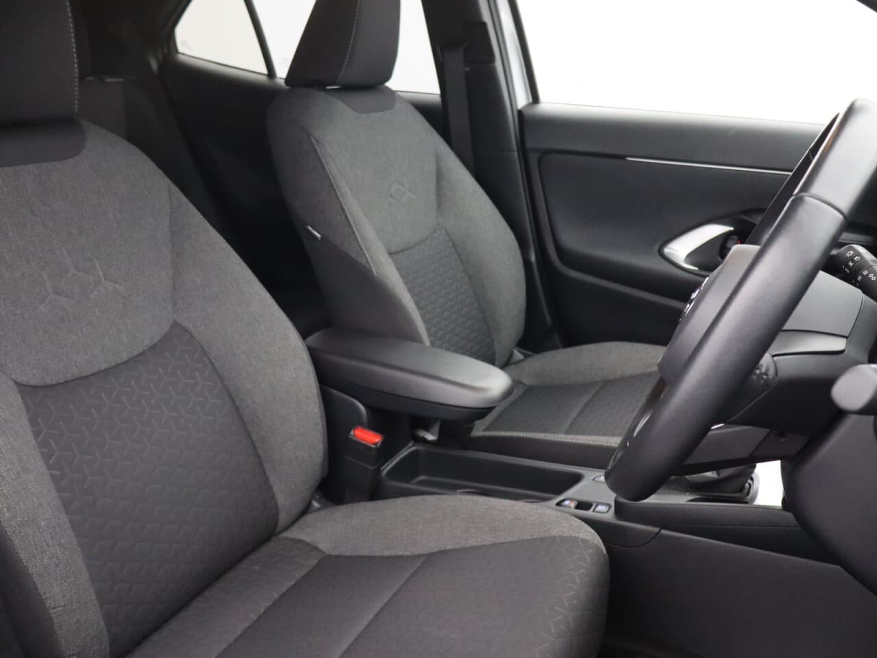 Toyota Yaris Cross 1.5 VVT-h Design — image 28