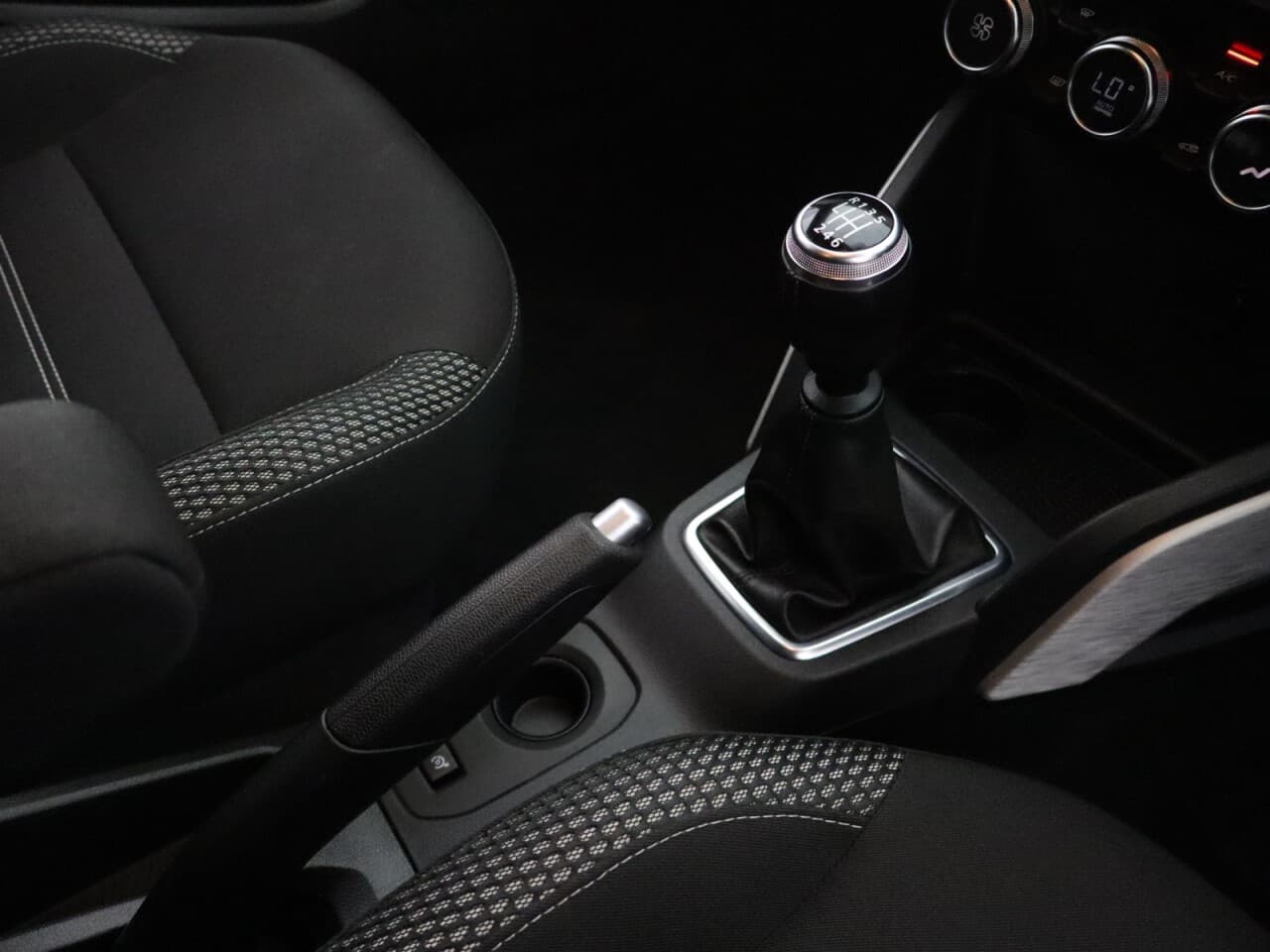 Dacia Duster 1.0 TCe Prestige — image 26