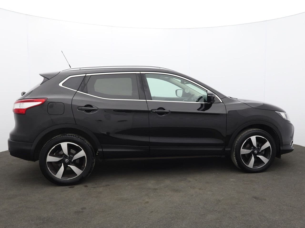 Nissan Qashqai 1.2 DIG-T N-Connecta — image 11