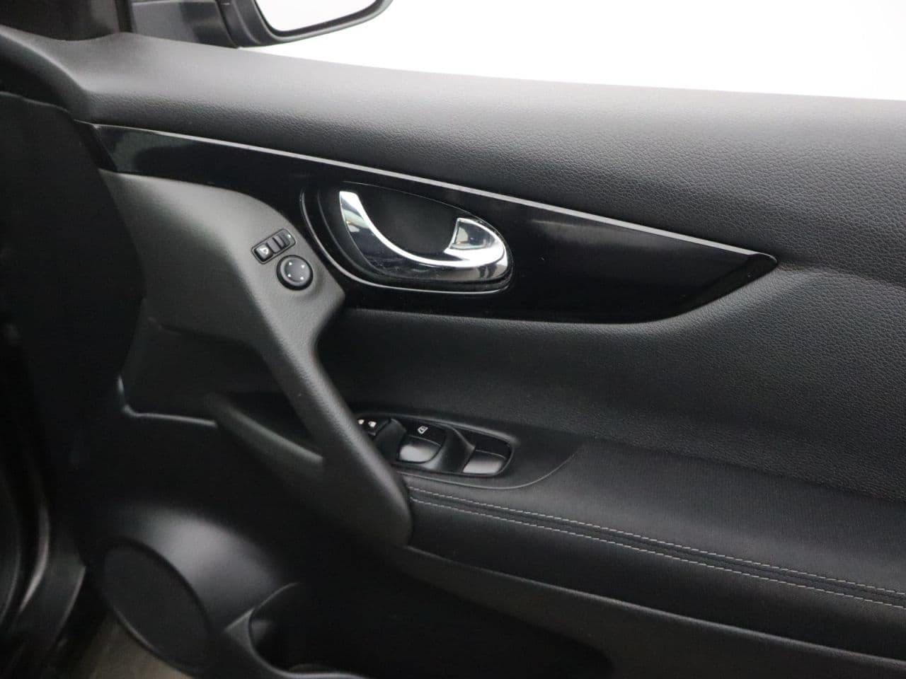 Nissan Qashqai 1.2 DIG-T N-Connecta — image 30