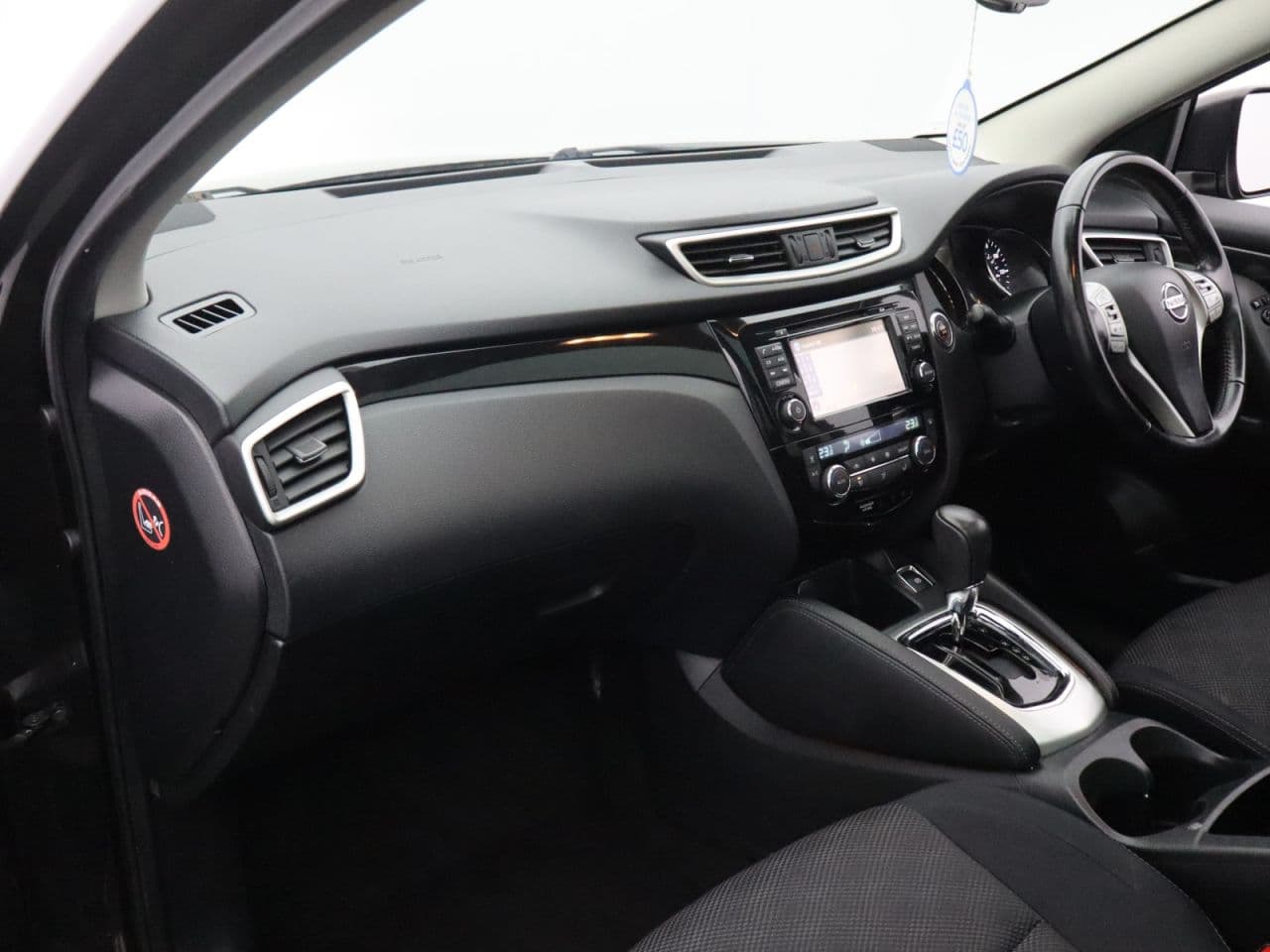 Nissan Qashqai 1.2 DIG-T N-Connecta — image 32