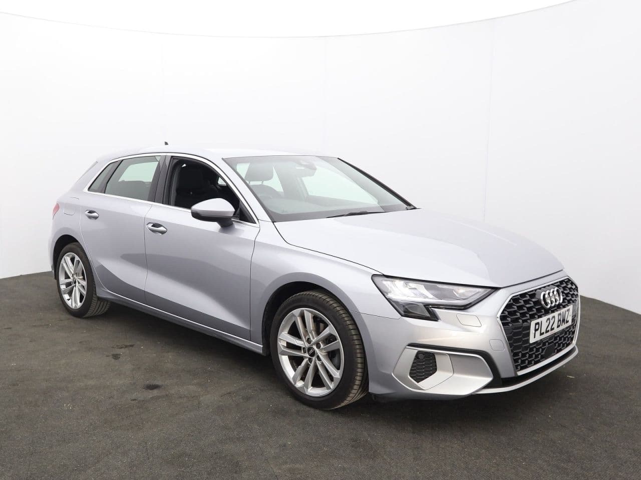 Audi A3 1.5 TFSI 35 Sport Sportback view 1