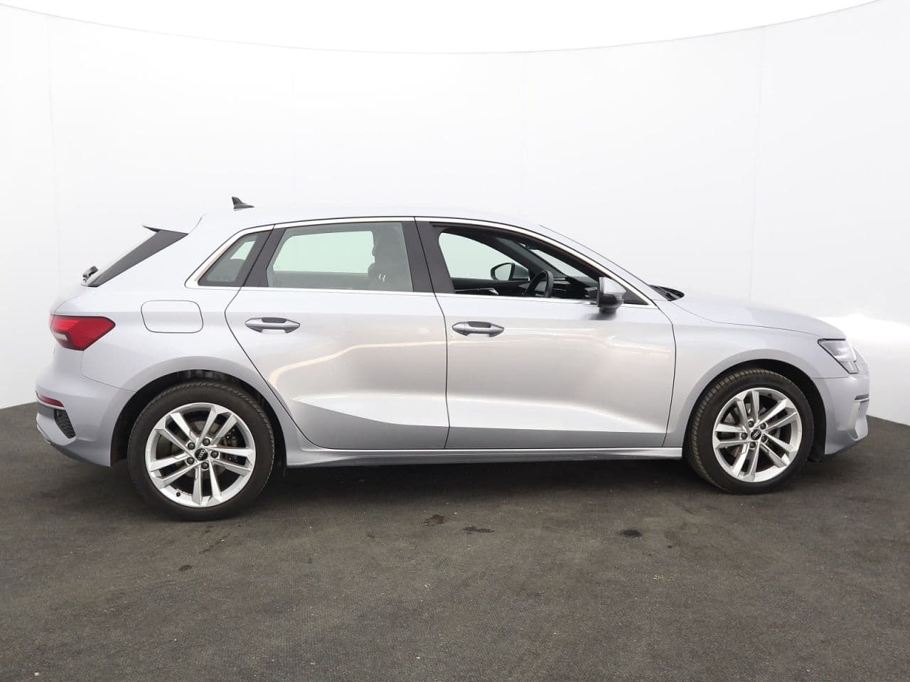 Audi A3 1.5 TFSI 35 Sport Sportback — image 11