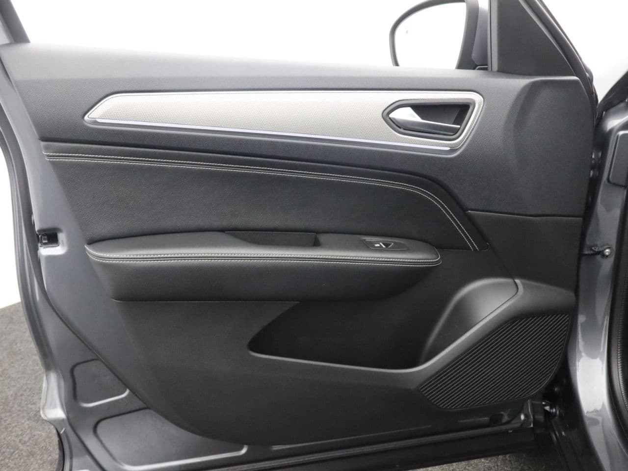 Renault Arkana 1.6 E-TECH S Edition — image 38
