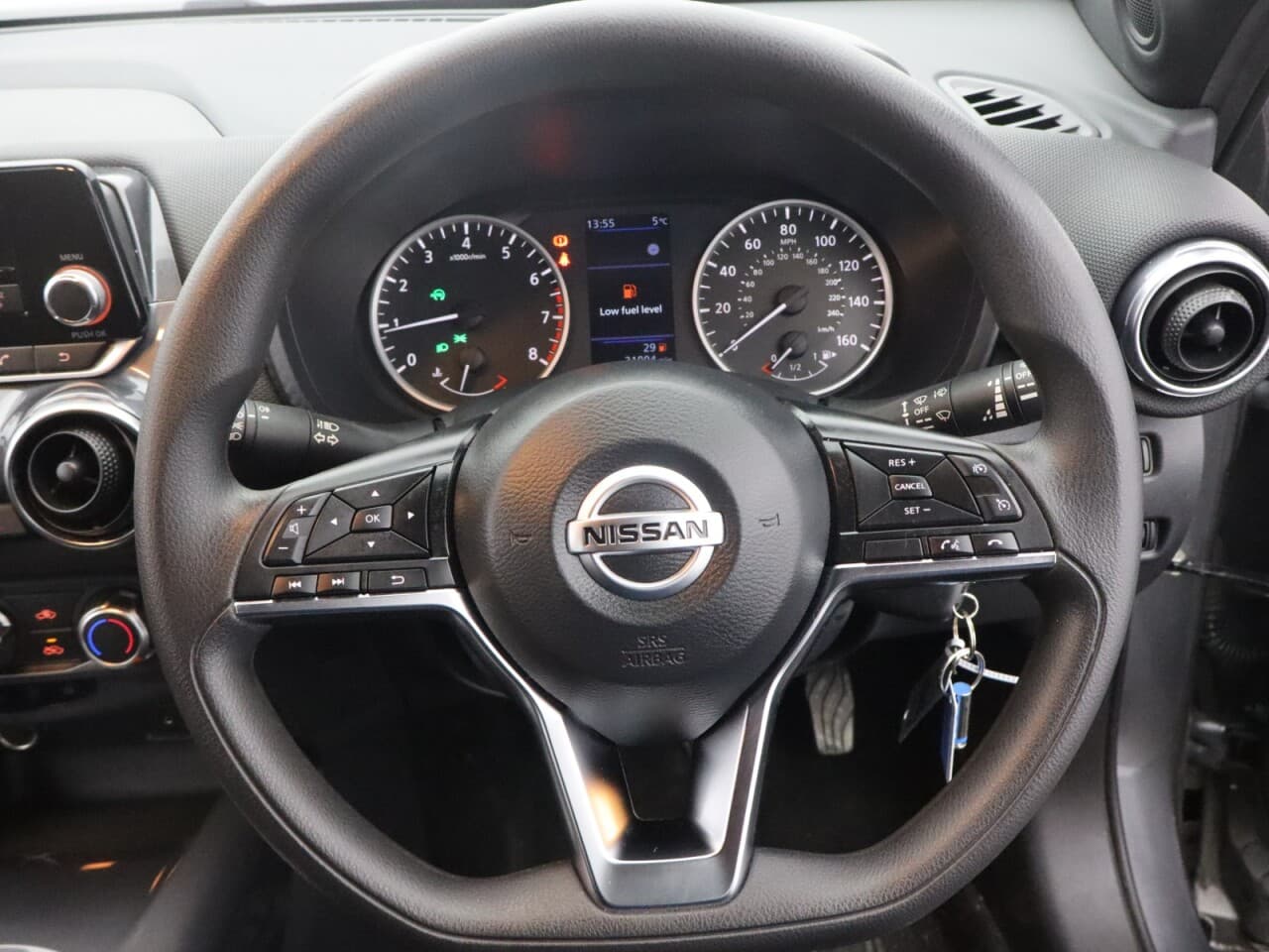 Nissan Juke 1.0 DIG-T Visia — image 16