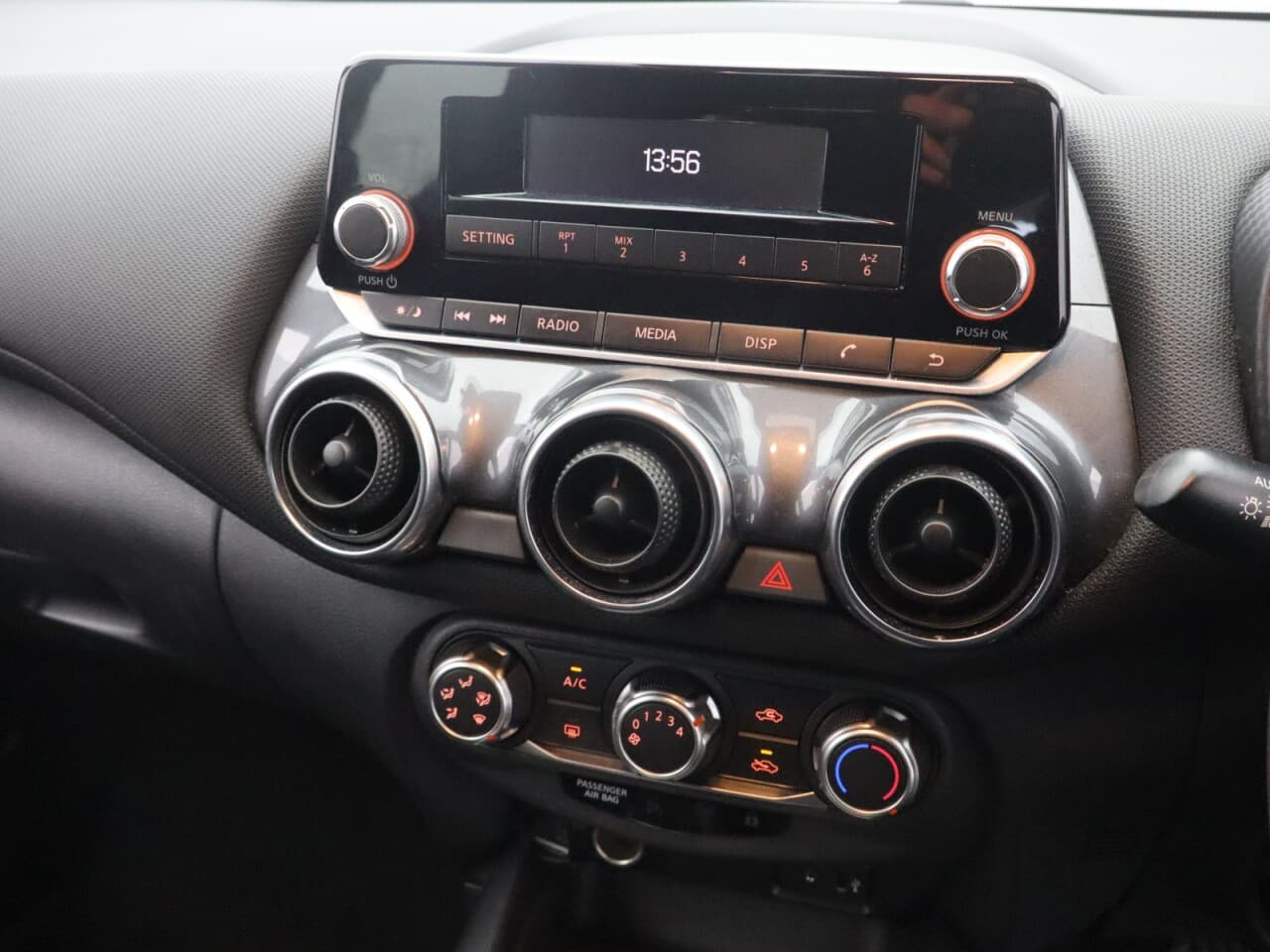 Nissan Juke 1.0 DIG-T Visia — image 21