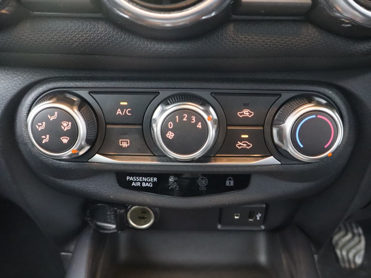 Nissan Juke 1.0 DIG-T Visia — image 22