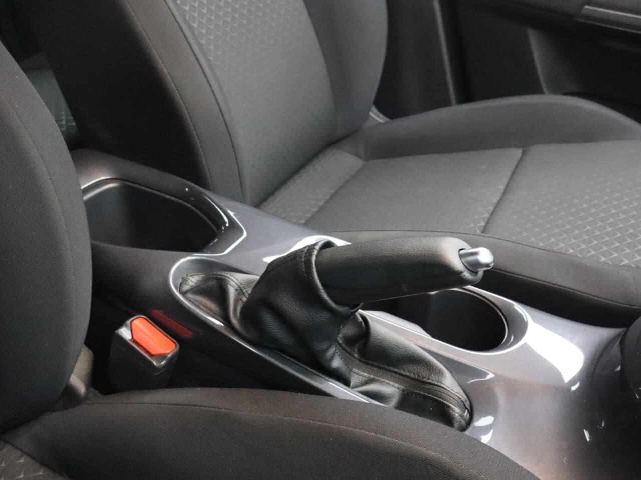 Nissan Juke 1.0 DIG-T Visia — image 26