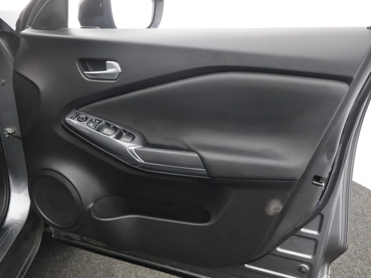 Nissan Juke 1.0 DIG-T Visia — image 29