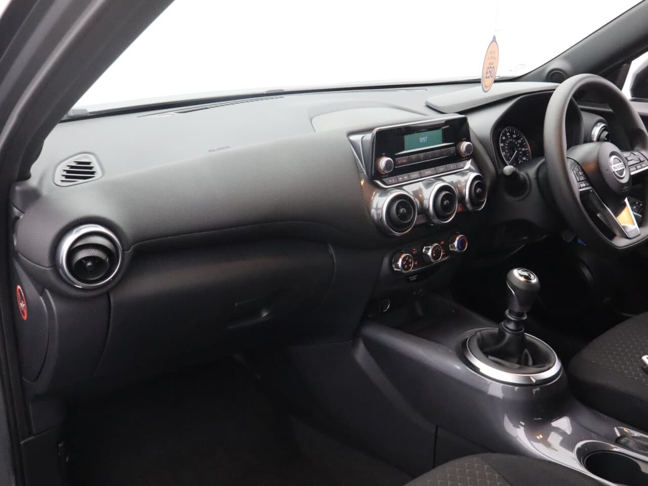 Nissan Juke 1.0 DIG-T Visia — image 30
