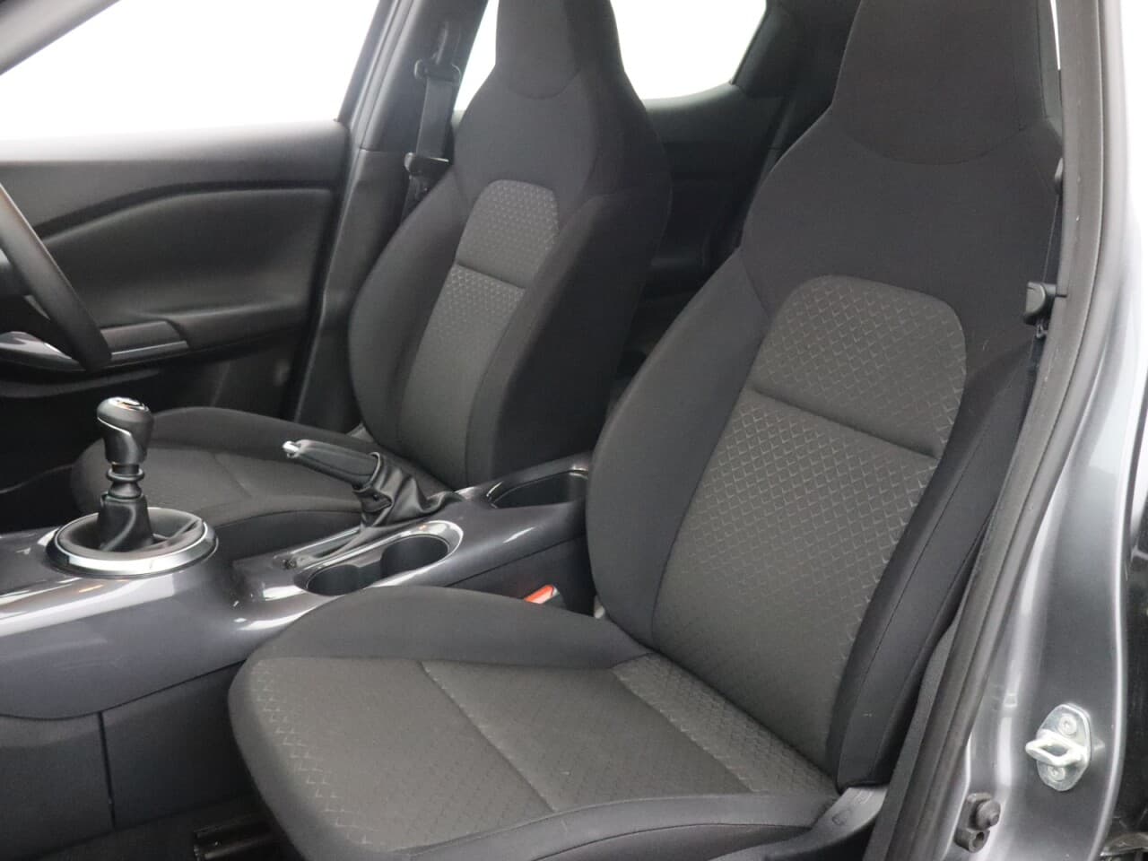 Nissan Juke 1.0 DIG-T Visia — image 33
