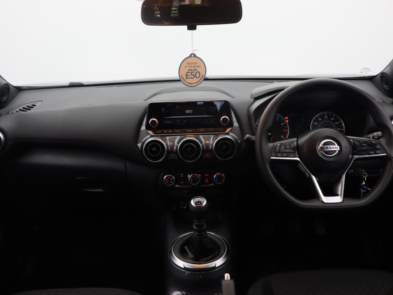 Nissan Juke 1.0 DIG-T Visia — image 36
