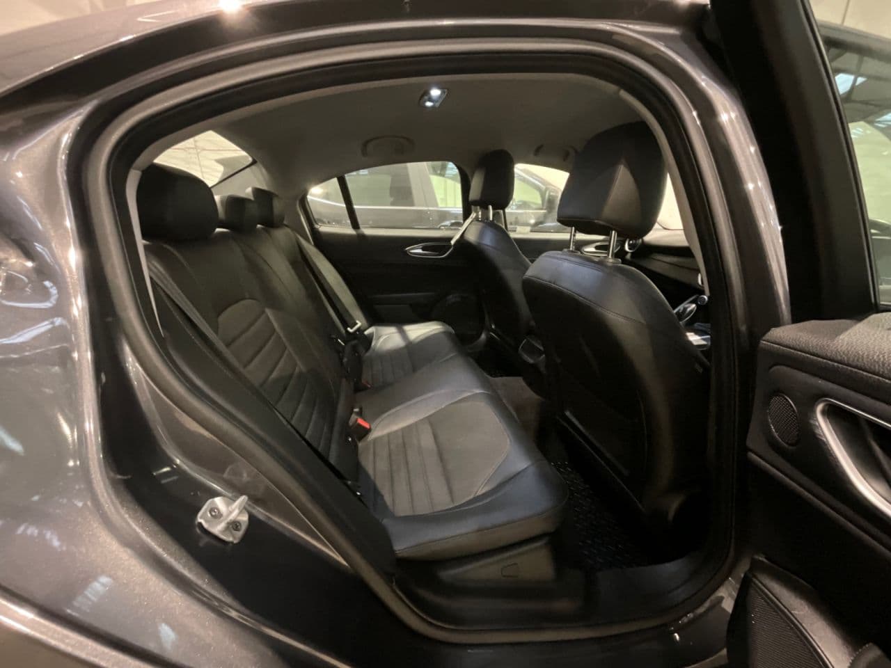 Alfa Romeo Giulia 2.2 TD Super — image 6