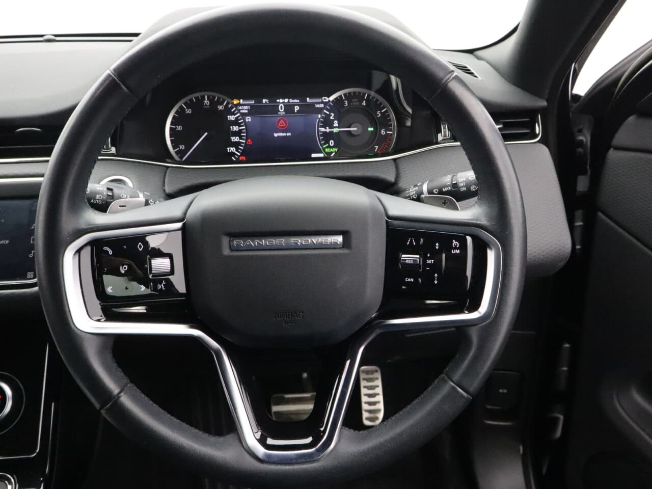 Land Rover Range Rover Evoque 1.5 P300e 12.2kWh R-Dynamic S — image 16
