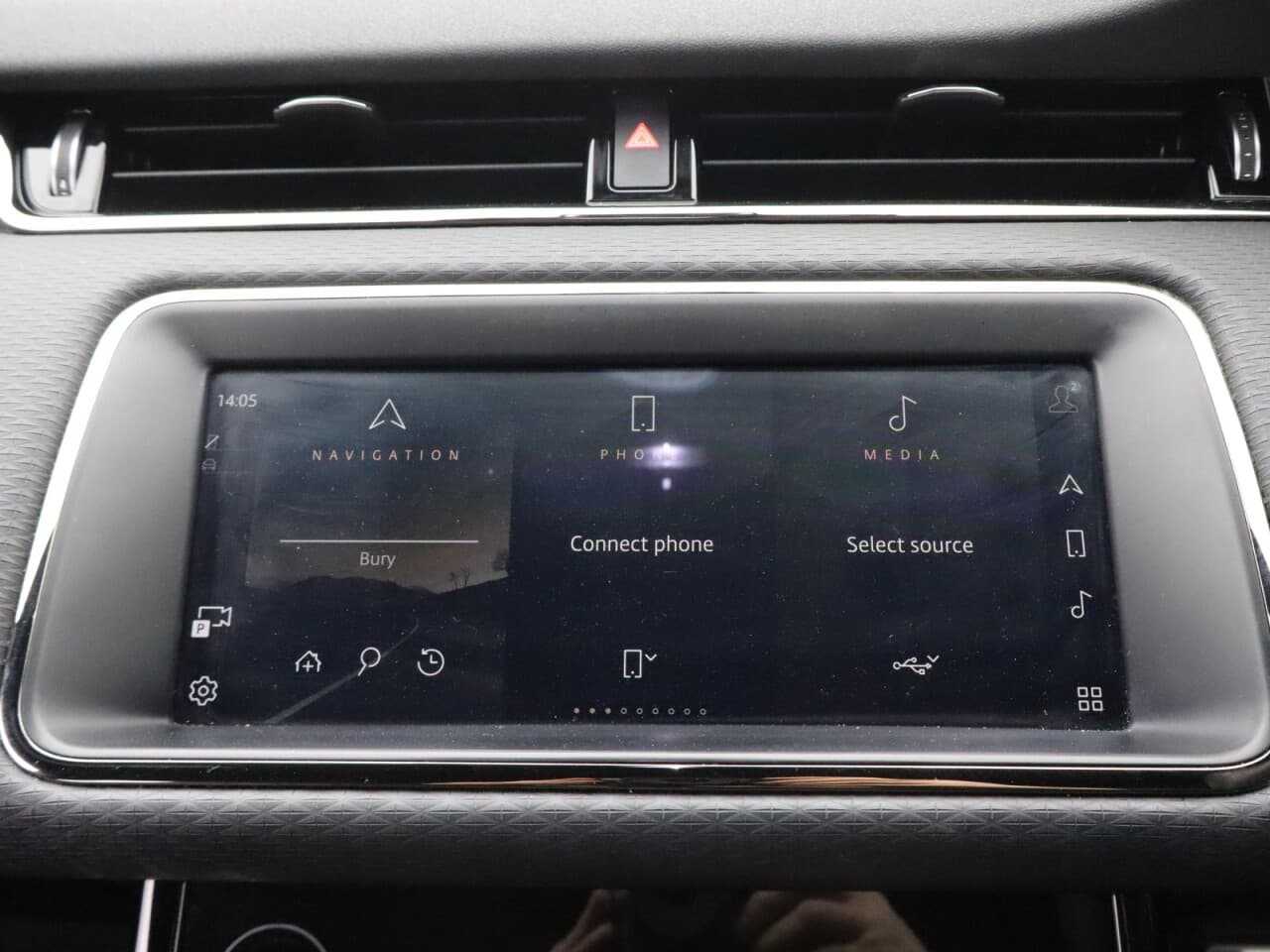 Land Rover Range Rover Evoque 1.5 P300e 12.2kWh R-Dynamic S — image 23