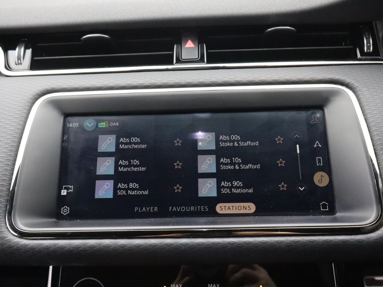 Land Rover Range Rover Evoque 1.5 P300e 12.2kWh R-Dynamic S — image 26