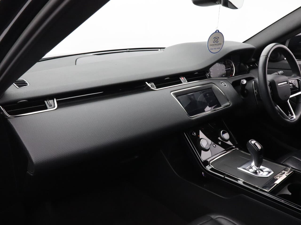 Land Rover Range Rover Evoque 1.5 P300e 12.2kWh R-Dynamic S — image 35