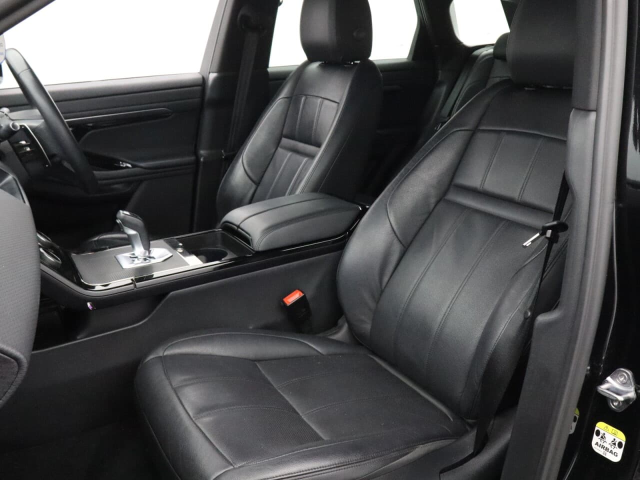 Land Rover Range Rover Evoque 1.5 P300e 12.2kWh R-Dynamic S — image 37