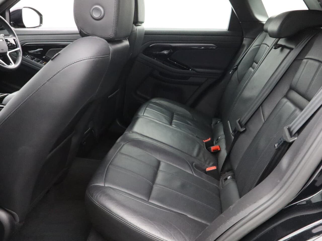 Land Rover Range Rover Evoque 1.5 P300e 12.2kWh R-Dynamic S — image 42