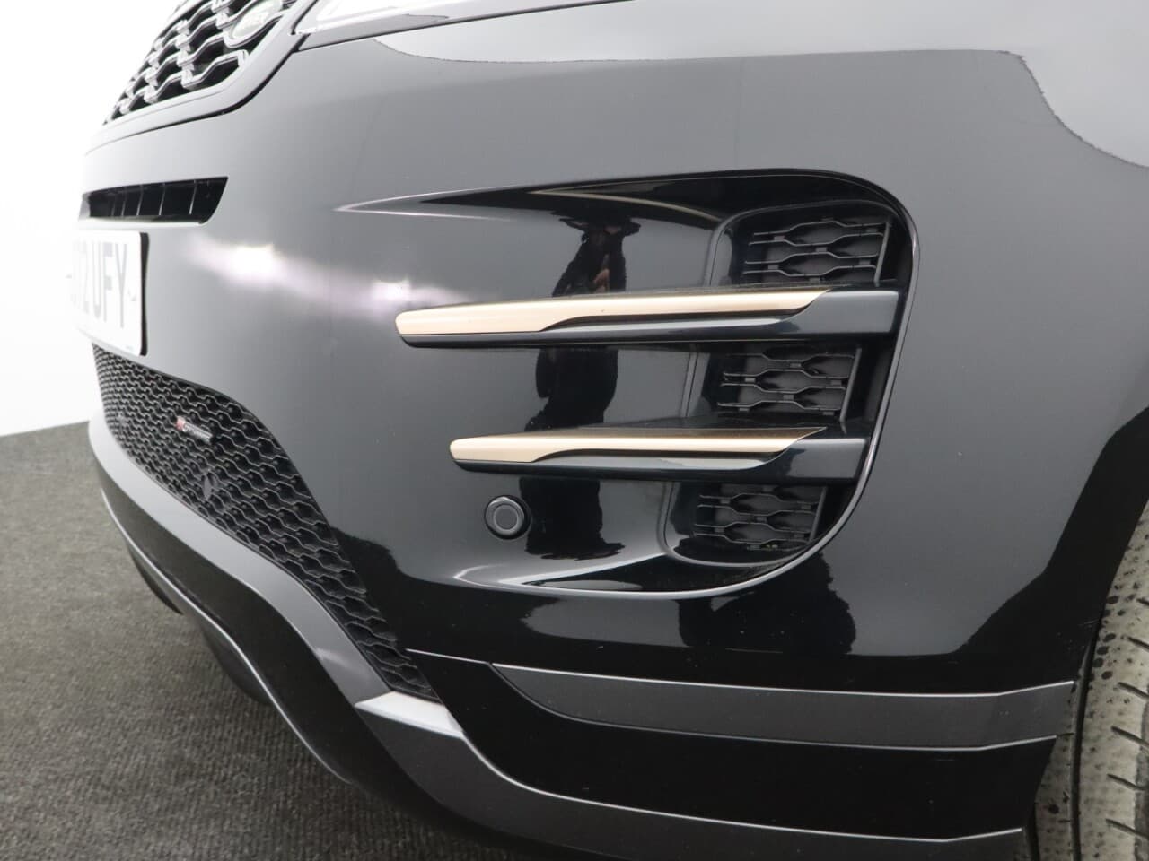 Land Rover Range Rover Evoque 1.5 P300e 12.2kWh R-Dynamic S — image 52