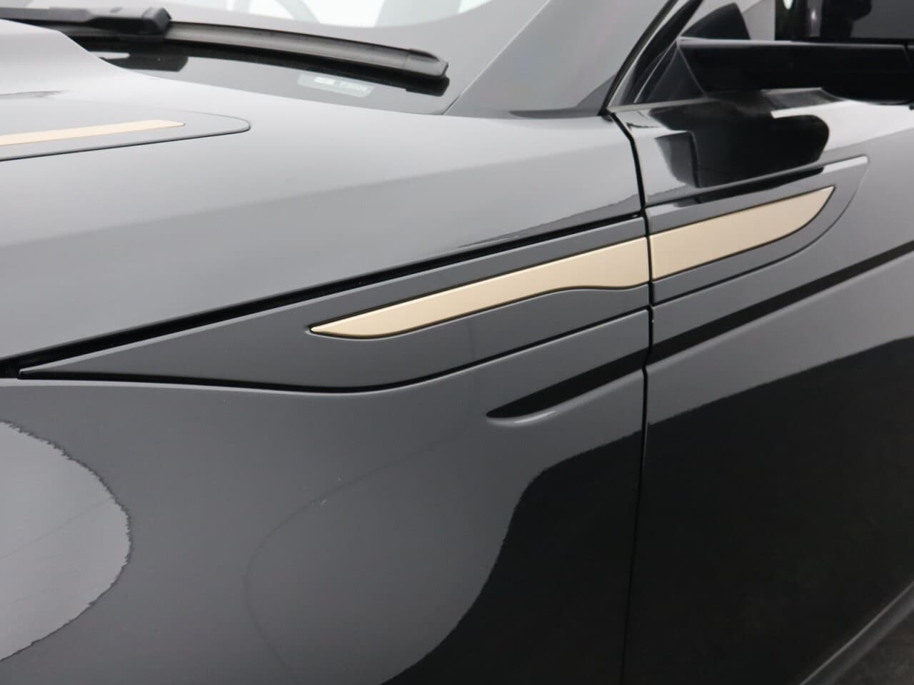 Land Rover Range Rover Evoque 1.5 P300e 12.2kWh R-Dynamic S — image 54