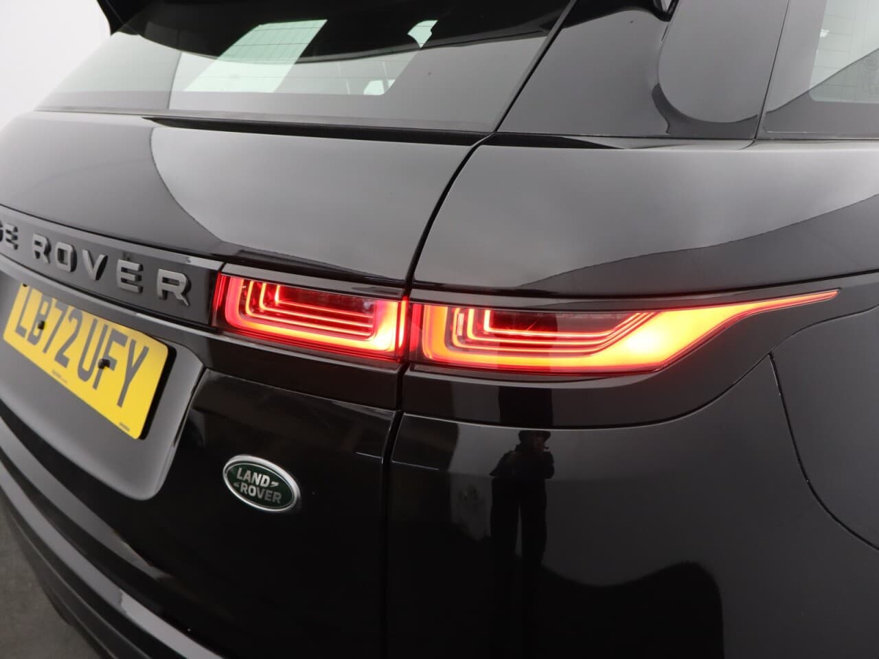 Land Rover Range Rover Evoque 1.5 P300e 12.2kWh R-Dynamic S — image 56