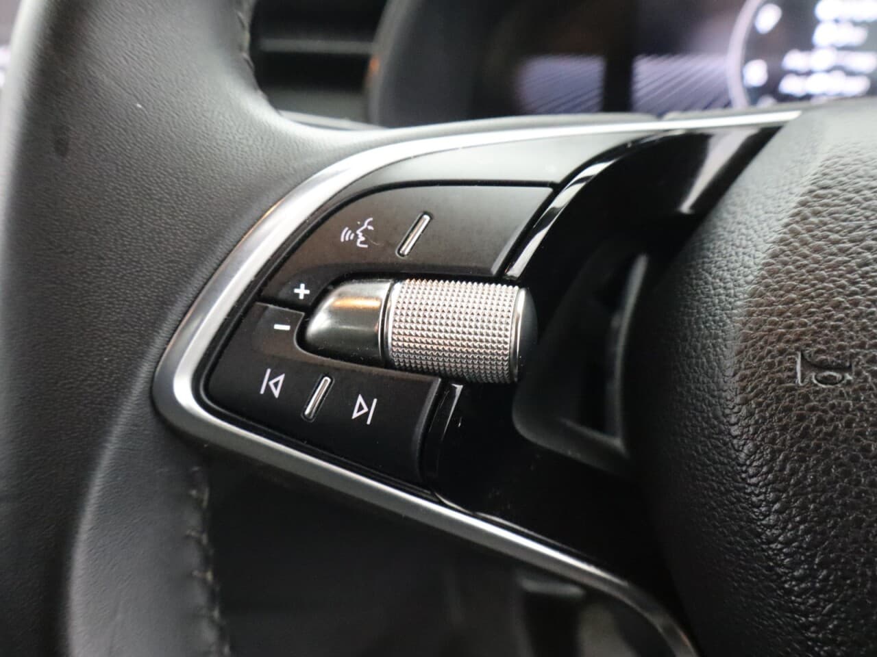 Skoda Kamiq 1.0 TSI SE — image 17