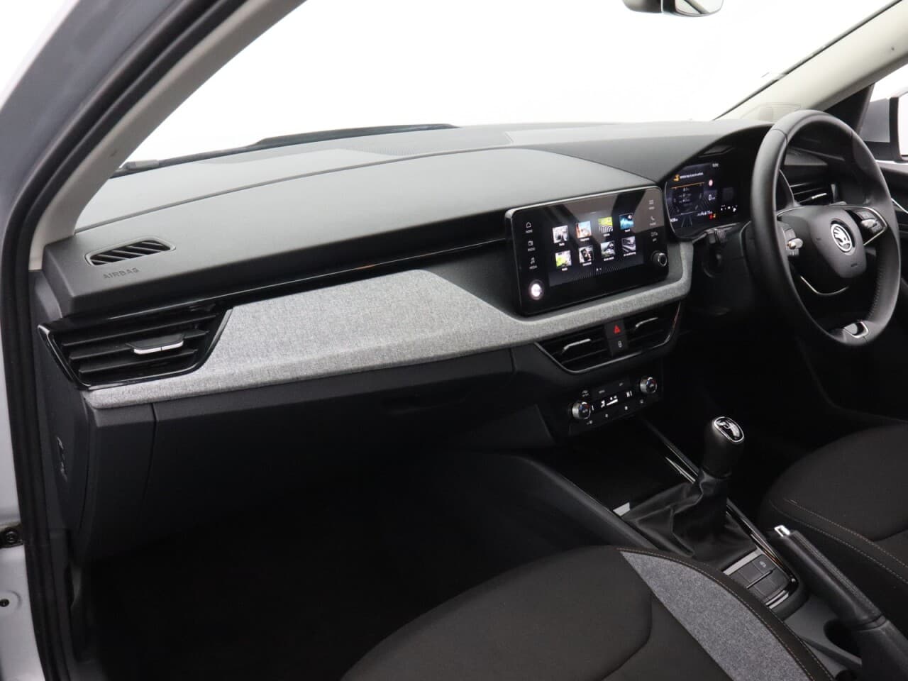 Skoda Kamiq 1.0 TSI SE — image 35