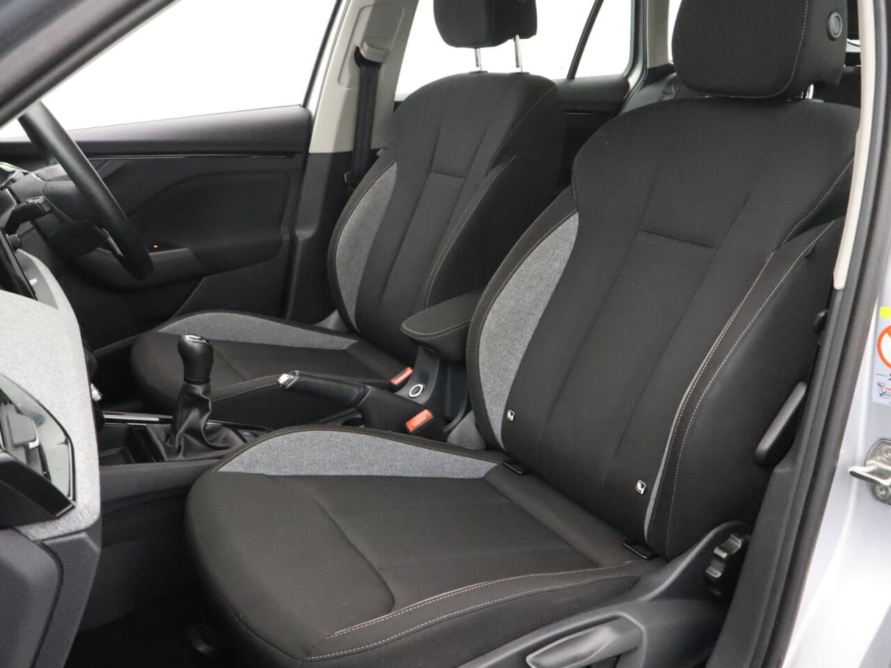 Skoda Kamiq 1.0 TSI SE — image 37
