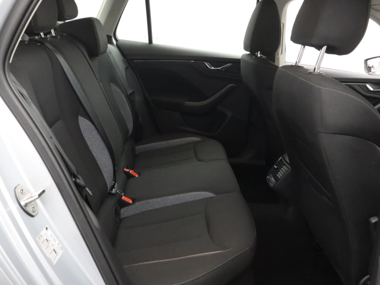 Skoda Kamiq 1.0 TSI SE — image 44