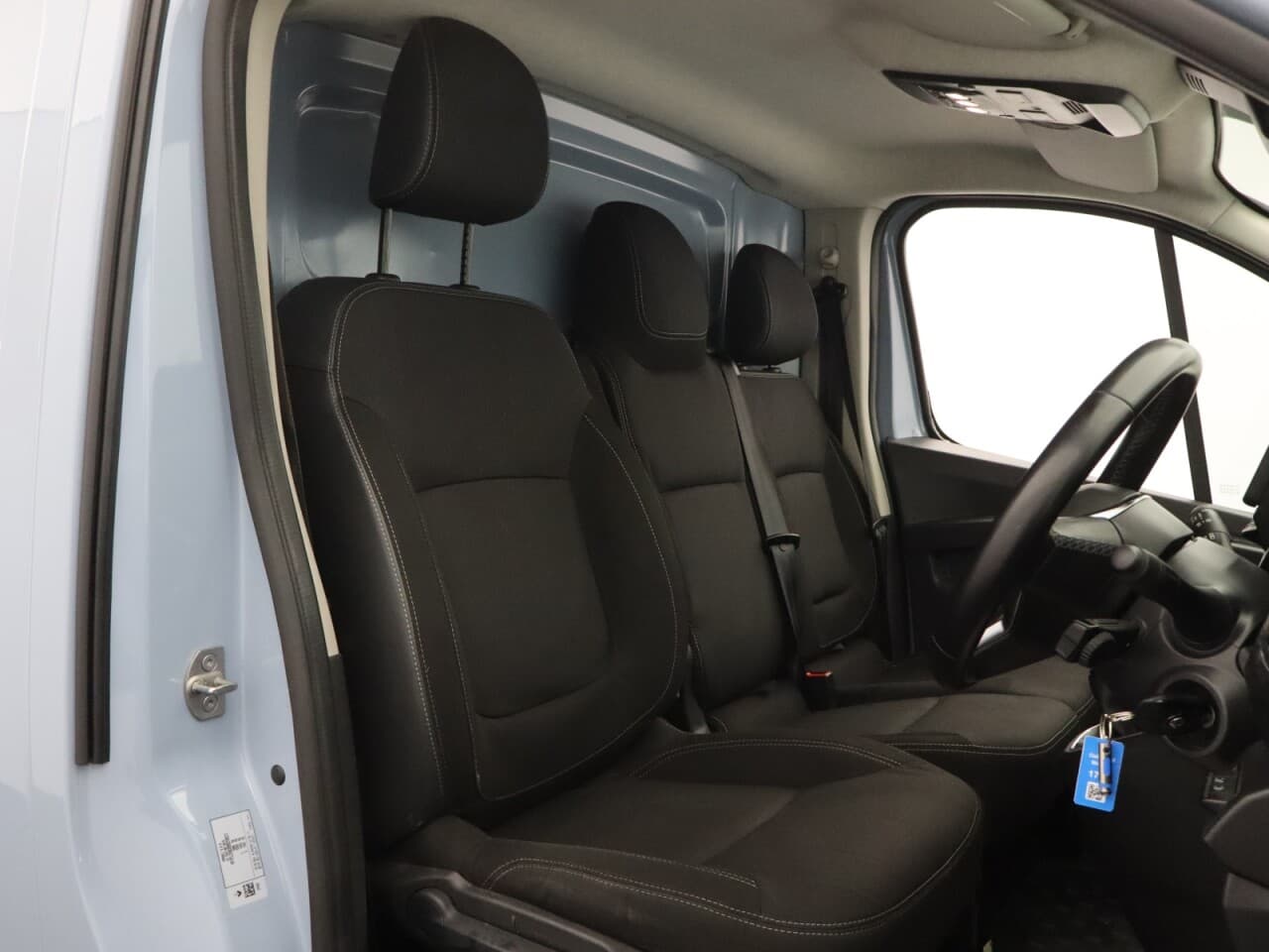 Renault Trafic 2.0 dCi Blue SL28 Sport — image 15