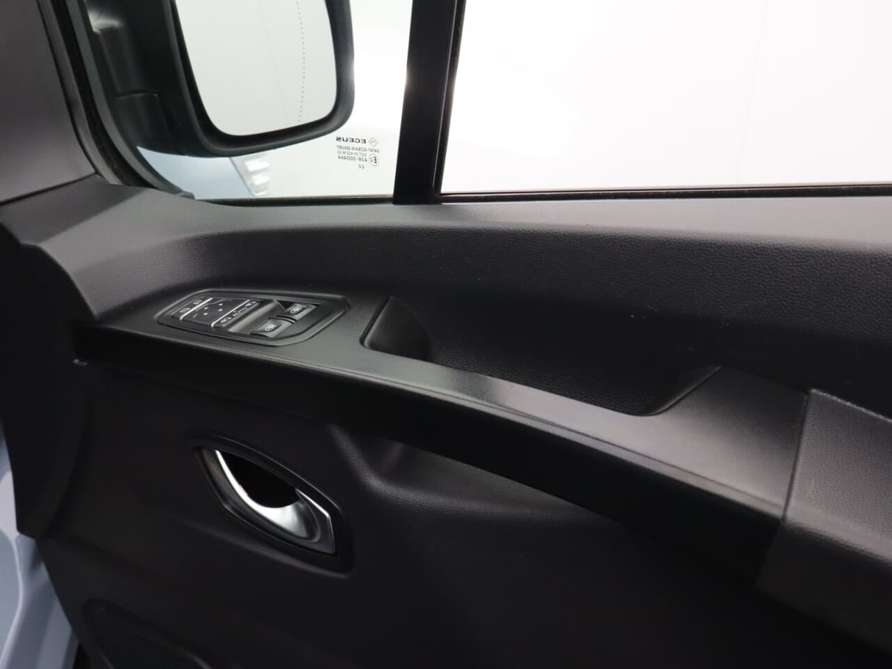 Renault Trafic 2.0 dCi Blue SL28 Sport — image 36
