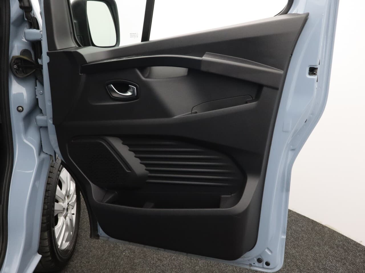 Renault Trafic 2.0 dCi Blue SL28 Sport — image 37