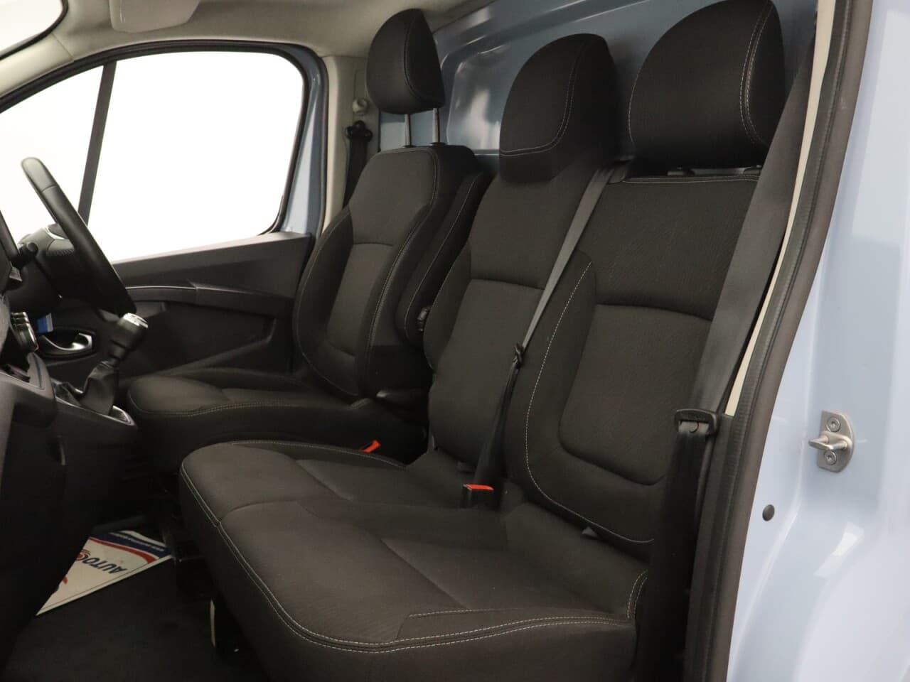 Renault Trafic 2.0 dCi Blue SL28 Sport — image 40