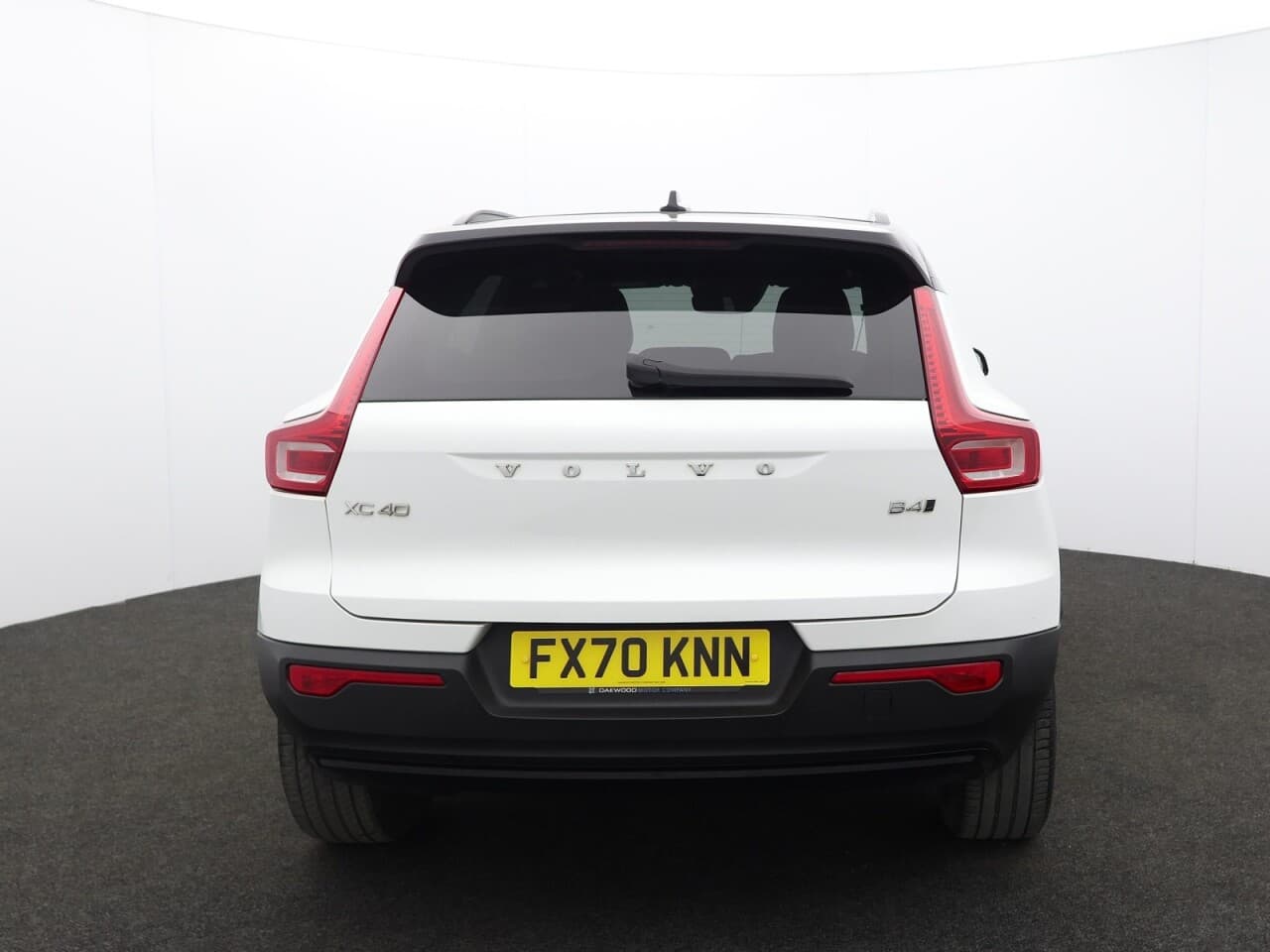 Volvo XC40 2.0 B4 MHEV R-Design — image 9