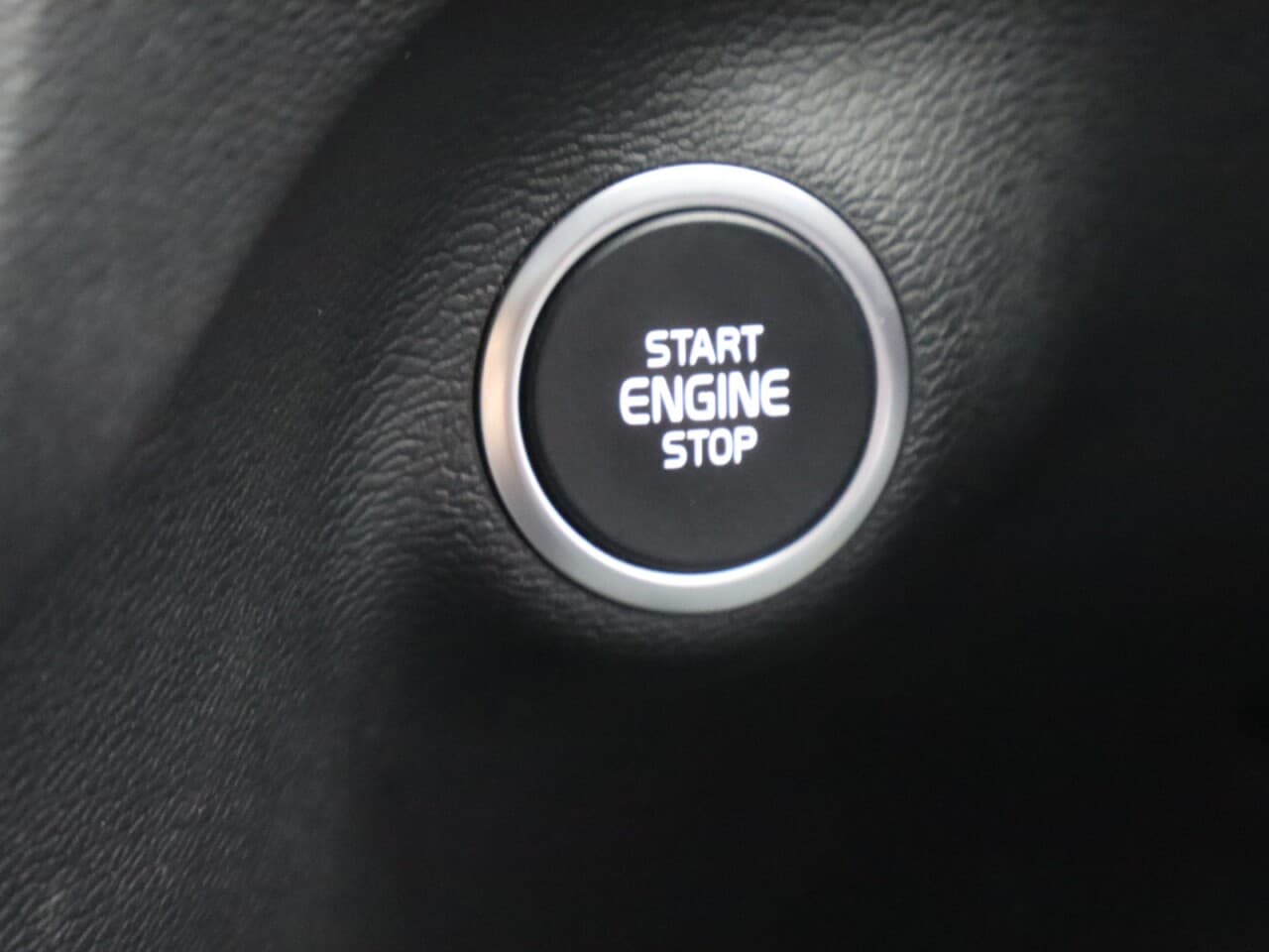 Volvo XC40 2.0 B4 MHEV R-Design — image 20