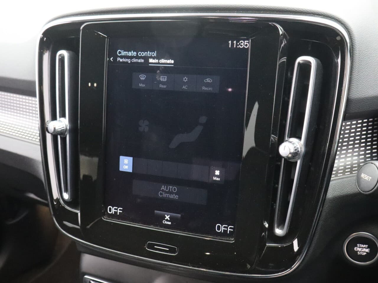 Volvo XC40 2.0 B4 MHEV R-Design — image 22